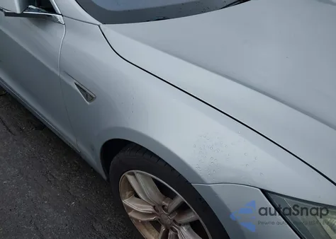 2015 Tesla Model S 60/70/85 z USA, uszkodzony, nr VIN 5YJSA1H13FF082373